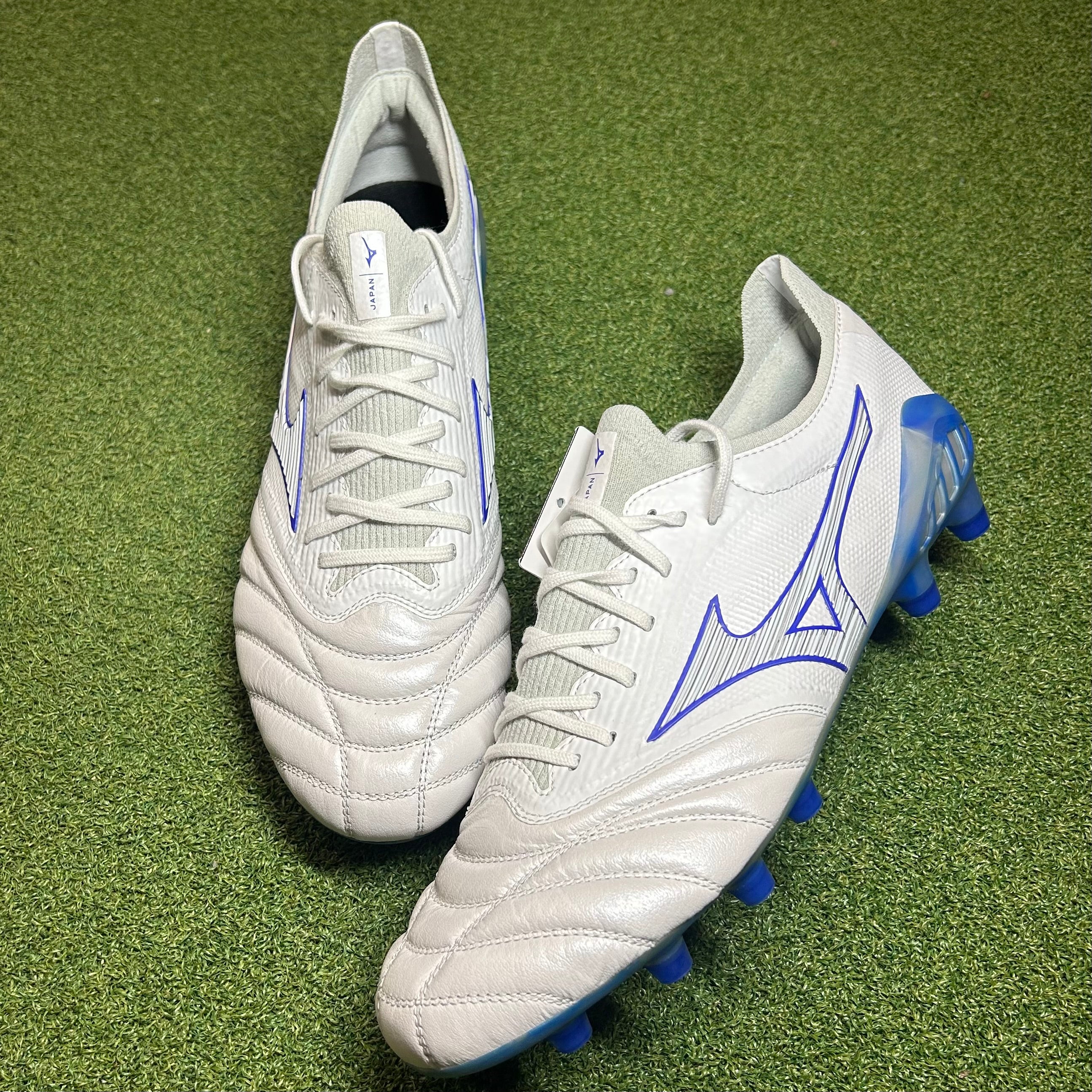 Mizuno Morelia Neo IV Beta Made in Japan FG Mugen - White/Laser Blue front view