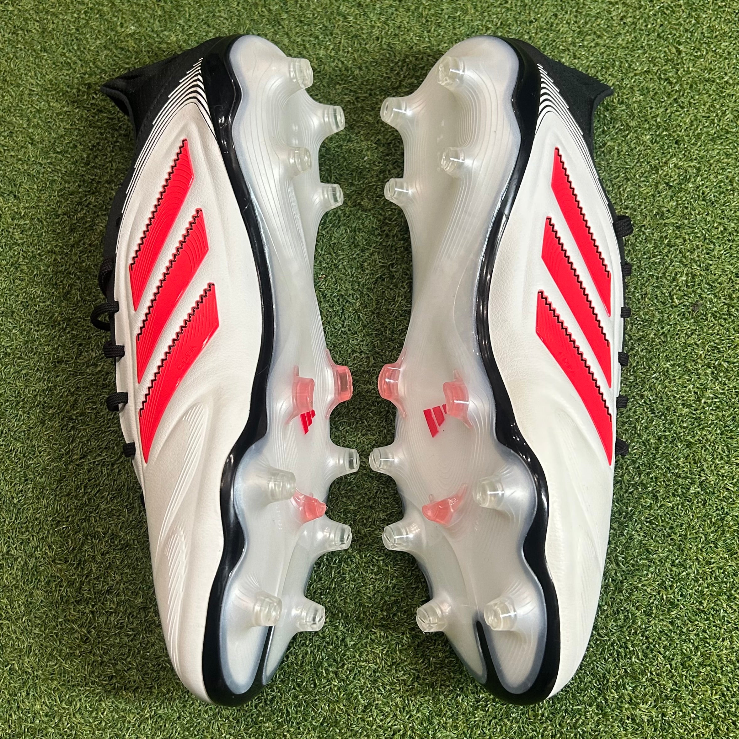Adidas Copa Pure III Elite Leather FG White/Lucid Red/Black *Sample* stud view