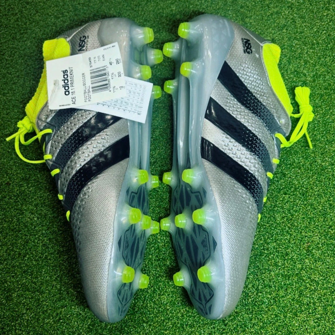Adidas Men's ACE 16.1 Primeknit FG/AG Silver Metalic/Core Black/Solar Yellow stud view