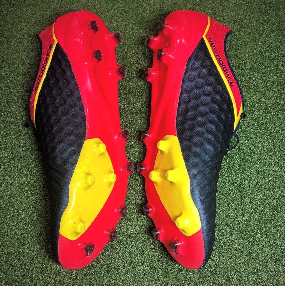 New Balance Visaro Pro FG Galaxy/Bright Cherry stud view