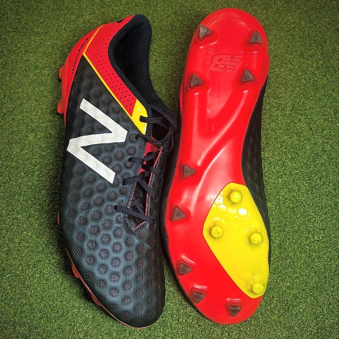 New Balance Visaro Pro FG Galaxy/Bright Cherry side view